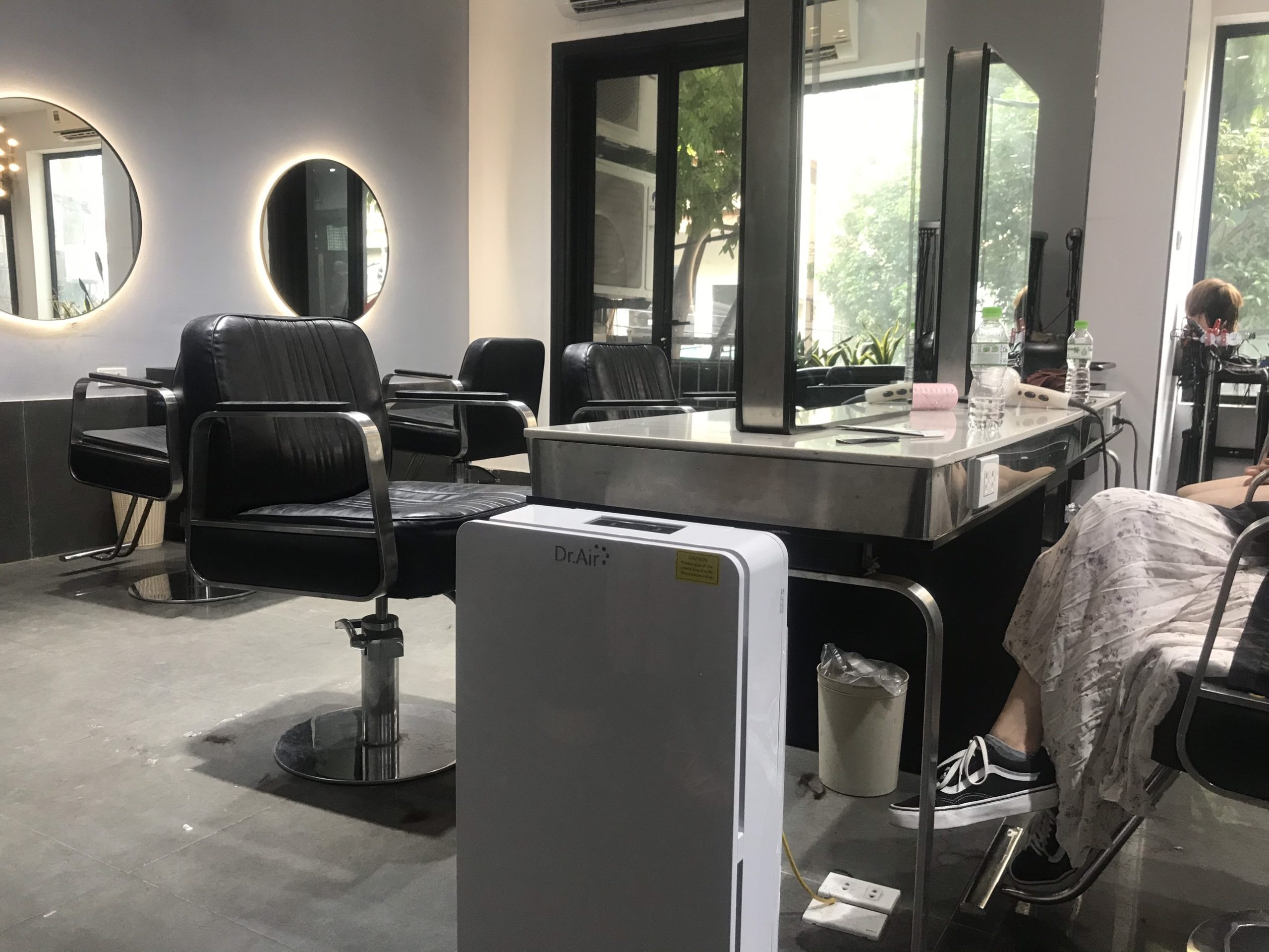 Máy lọc không khí cho tiệm Nail