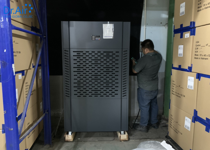 Vì sao kho dược phẩm cần máy hút ẩm chuyên dụng?