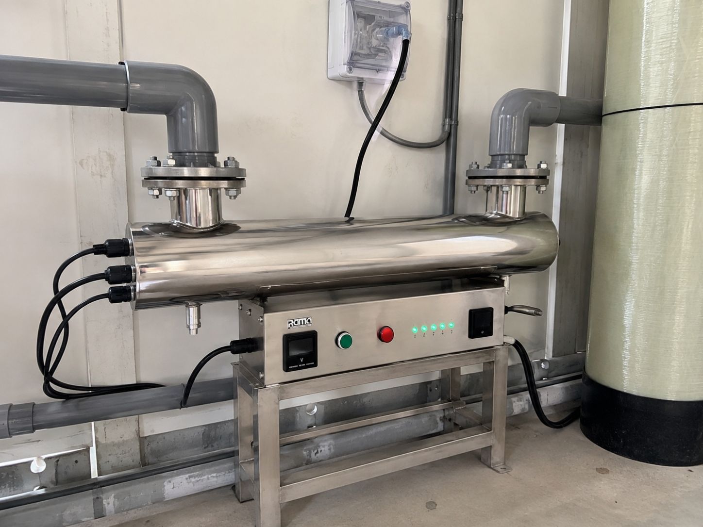 Lý do thiết bị UV khử khuẩn nước Rama RUD-4B150W được nhiều đơn vị tin dùng