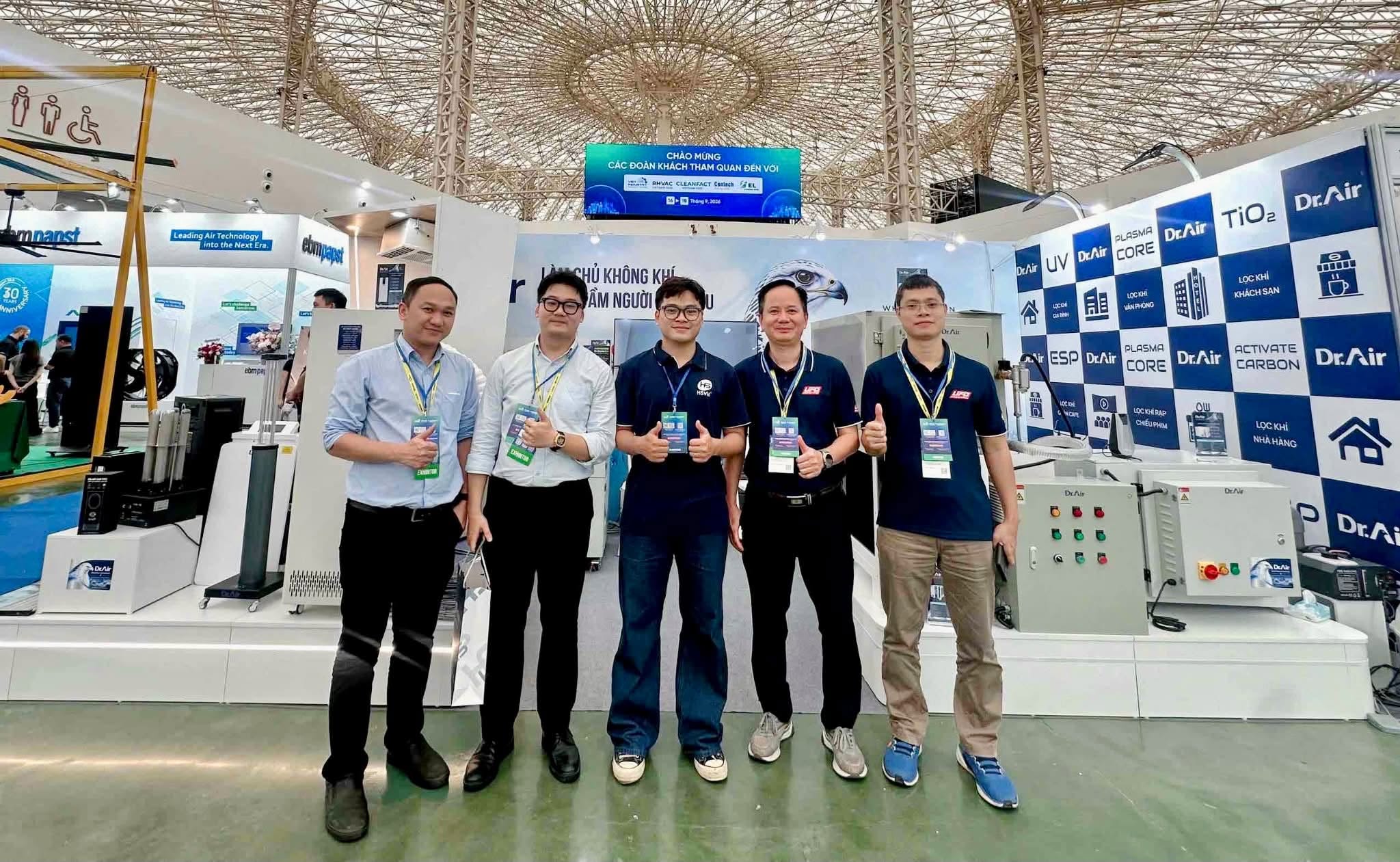 Ba nhóm công nghệ được giới thiệu tại gian hàng